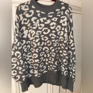super soft cheetah print aerie crewneck size M